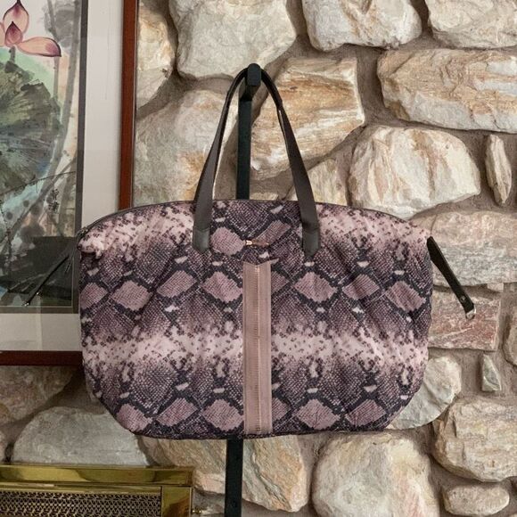 Stella & Dot crush it carry on - Picture 1 of 11